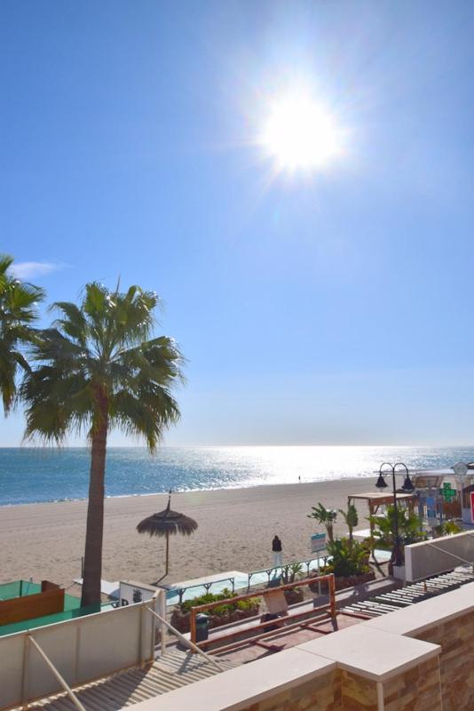 דירות טורמולינוס Carihuela 1ª Linea De Playa מראה חיצוני תמונה